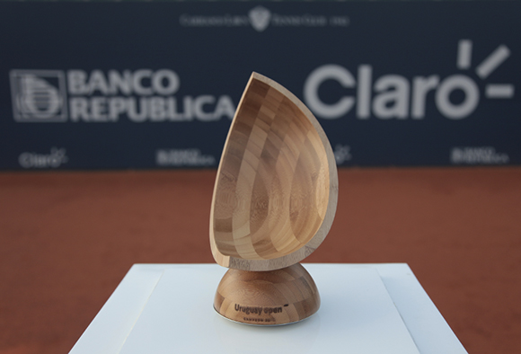 2012 – Uruguay Open – Trophy